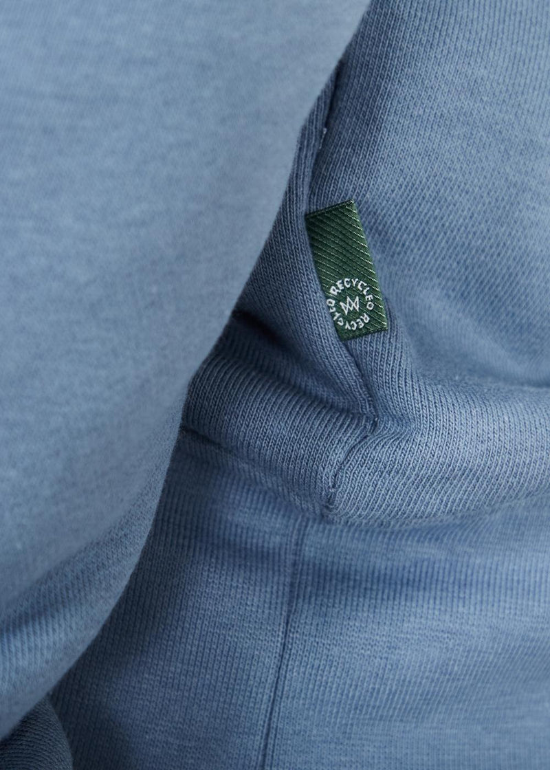 Kronstadt Lars hoodie af økologisk bomuld og genanvendt polyester. Sweat Sea Blue
