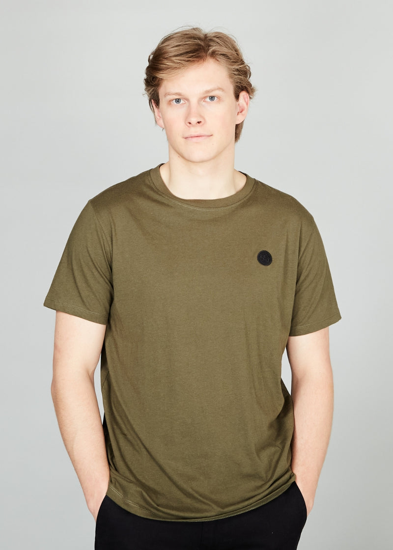 Kronstadt Timmi t-shirt af økologisk bomuld og genanvendt polyester. Tee Army