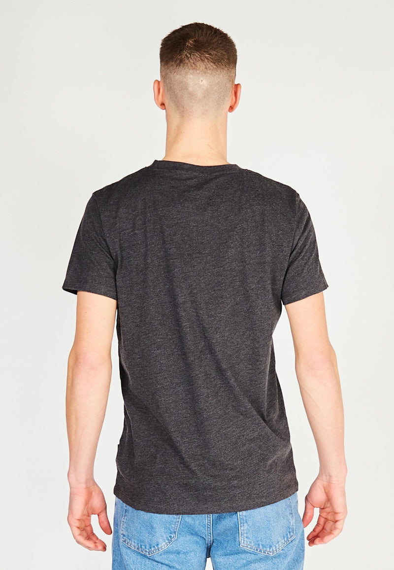 Kronstadt Timmi t-shirt af økologisk bomuld og genanvendt polyester. Tee Charcoal mel 