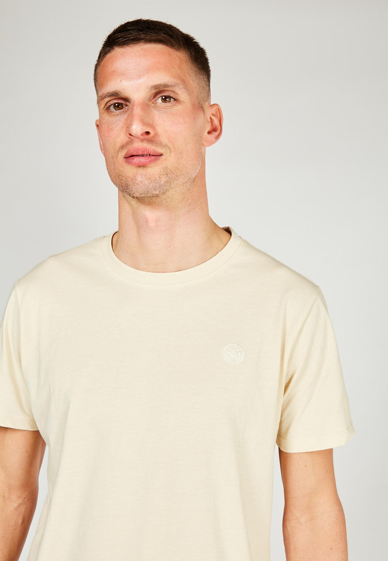 Kronstadt Timmi t-shirt af økologisk bomuld og genanvendt polyester. Tee Off White
