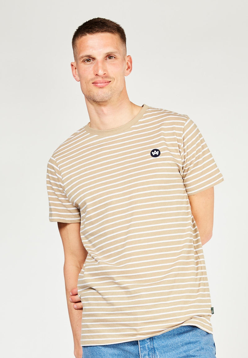 Kronstadt Timmi t-shirt af økologisk bomuld og genanvendt polyester med striber. Tee Sand